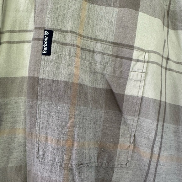 Barbour Plaid Short Sleeve Button Down / Extended Size / 3XL / Regular Fit - Picture 3 of 11